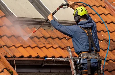 Démoussage et hydrofuge de toiture à Orelle